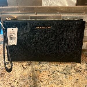 NWT Michael Kors Large Leather Jet Set Travel Wristlet